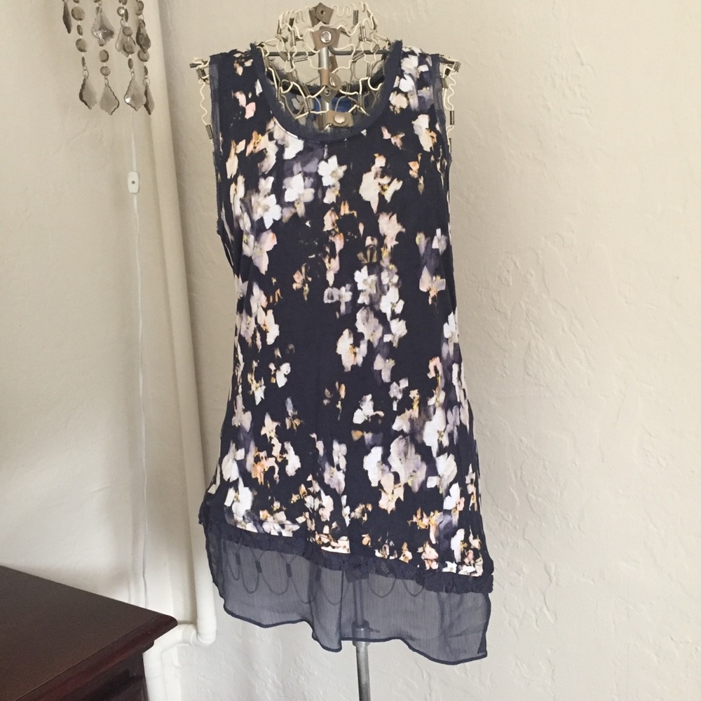 Vera Wang top